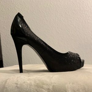 Peep toe Guess heels